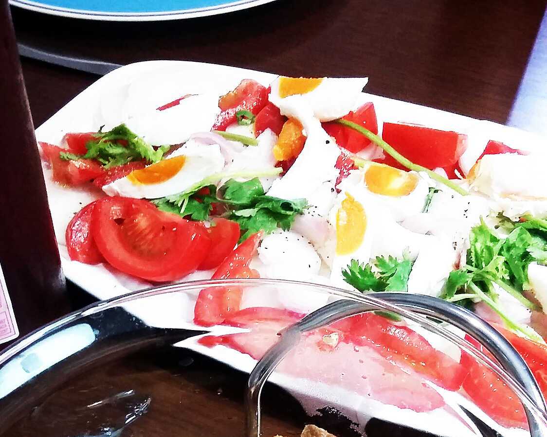 Tomato and Salted Egg Salad