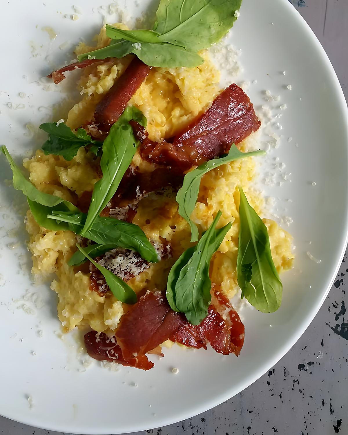 recipe Eggs with prosciutto and arugula