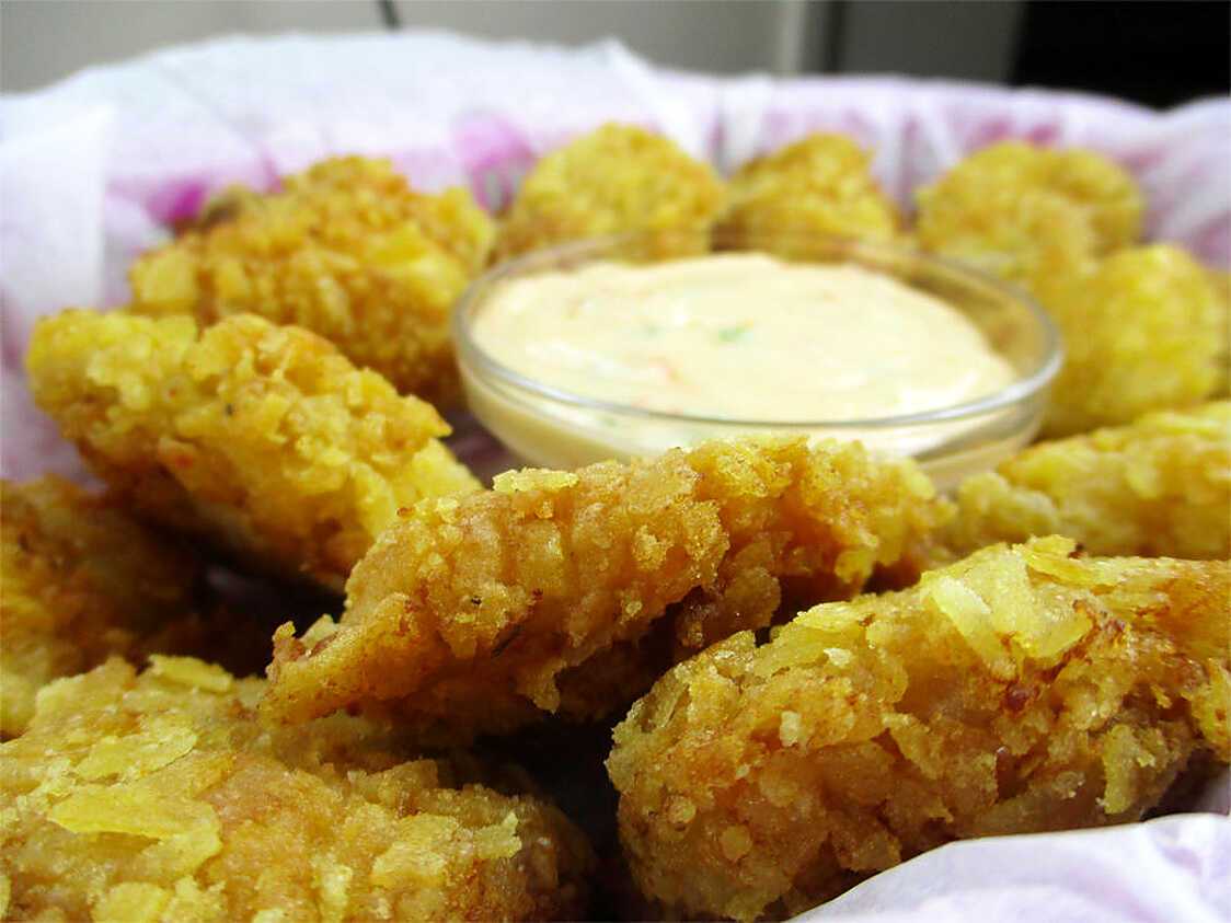 POTATO CHIPS COATED CHICKEN NUGGETS