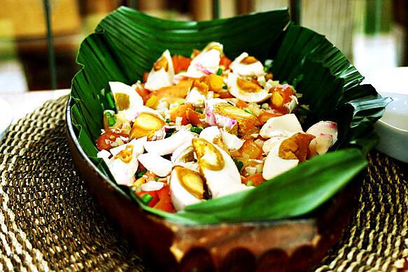 recipe Fern Salad with Salted Egg