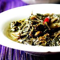 recipe Laing (Taro leaves and stalks in coconut milk)